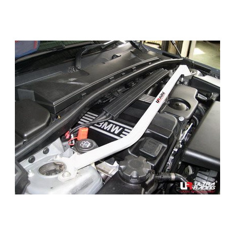 Stebrički BMW 1 04-11 E87 (120i) 2.0 UltraRacing Front Upper Strutbar | race-shop.si