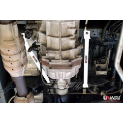 Toyota Hiace/H200 04+ UltraRacing 2x 2-Point Mid Lower Bars